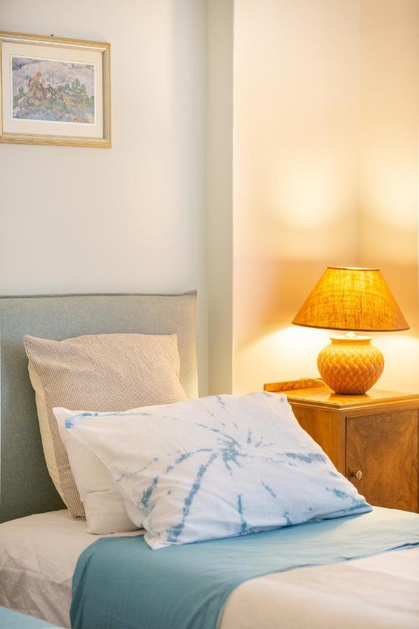A Short Walk To Syntagma And Plaka By Athenian Homes Esterno foto